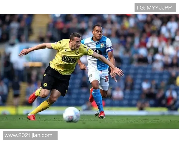 布莱克本与卢顿激战正酣谁能在这场较量中笑到最后